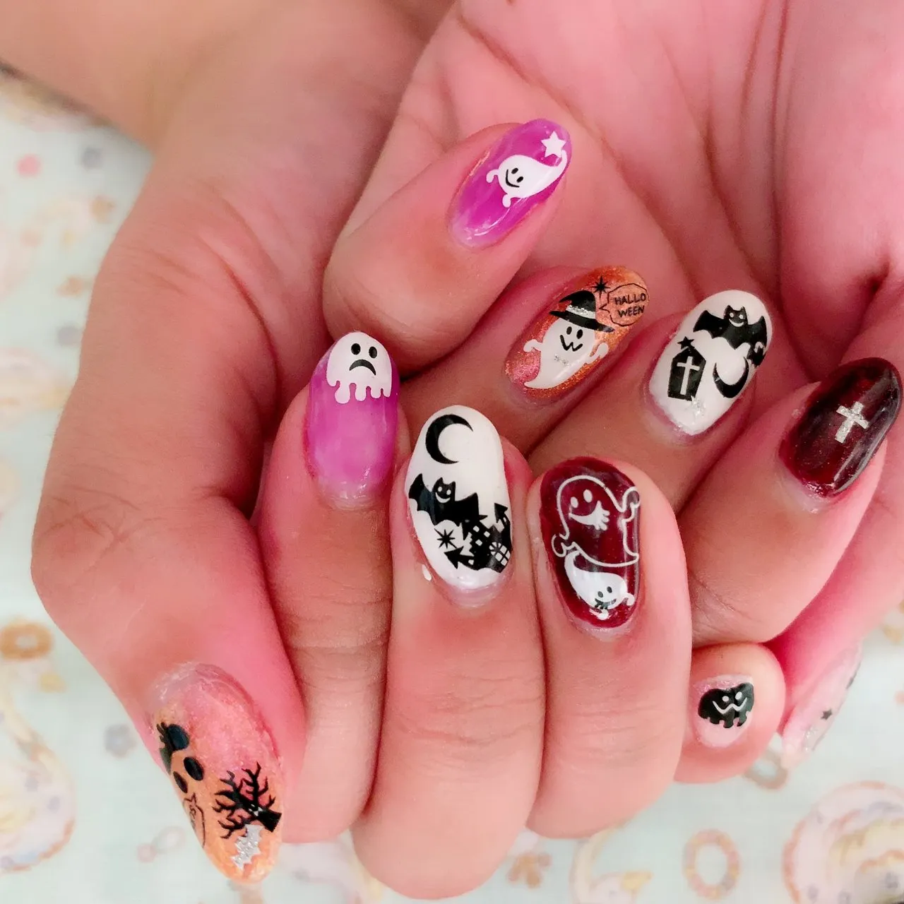 ハロウィンの100均だけでできるネイルアートの方法