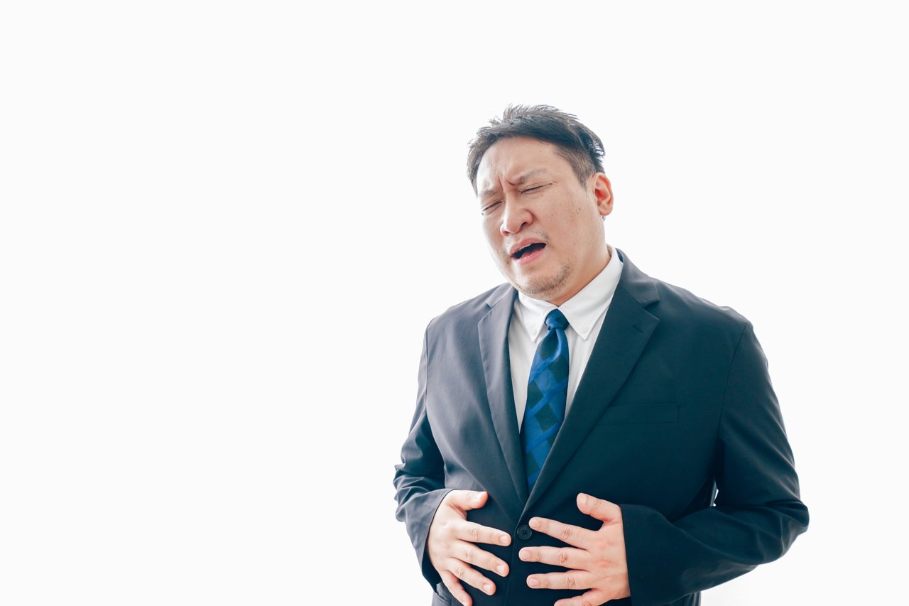 二日酔いの原因は？つらい吐き気と頭痛の治し方について